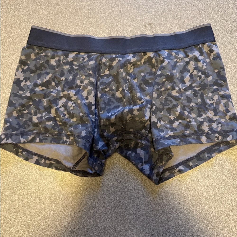 Uniqlo Men’s Camo Trunk